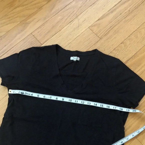 Madewell Whisper Cotton V-Neck w/ Pocket Black Cotton Tee w/ Front Pocket - Picture 6 of 12